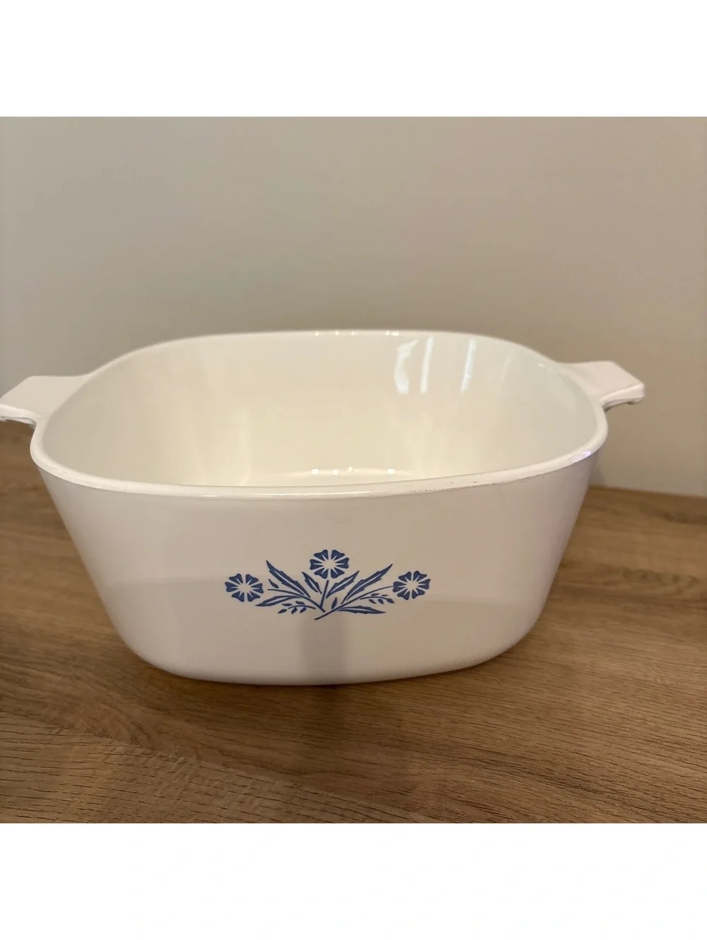 Lot of 3Corning ware Blue cornflower, 1Qt, 2.5Qt & 1 3/4 with lids